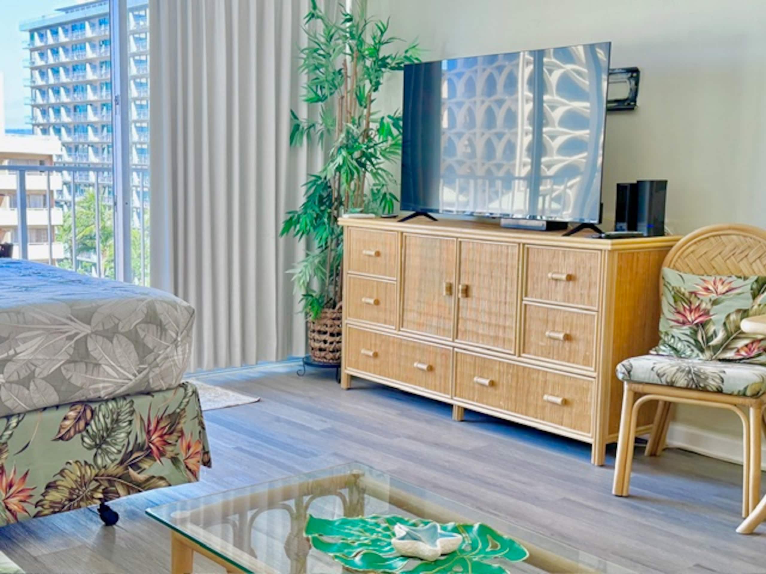 Condo in Honolulu · ★5.0 · Studio · 2 beds · 1 bath - Image 40