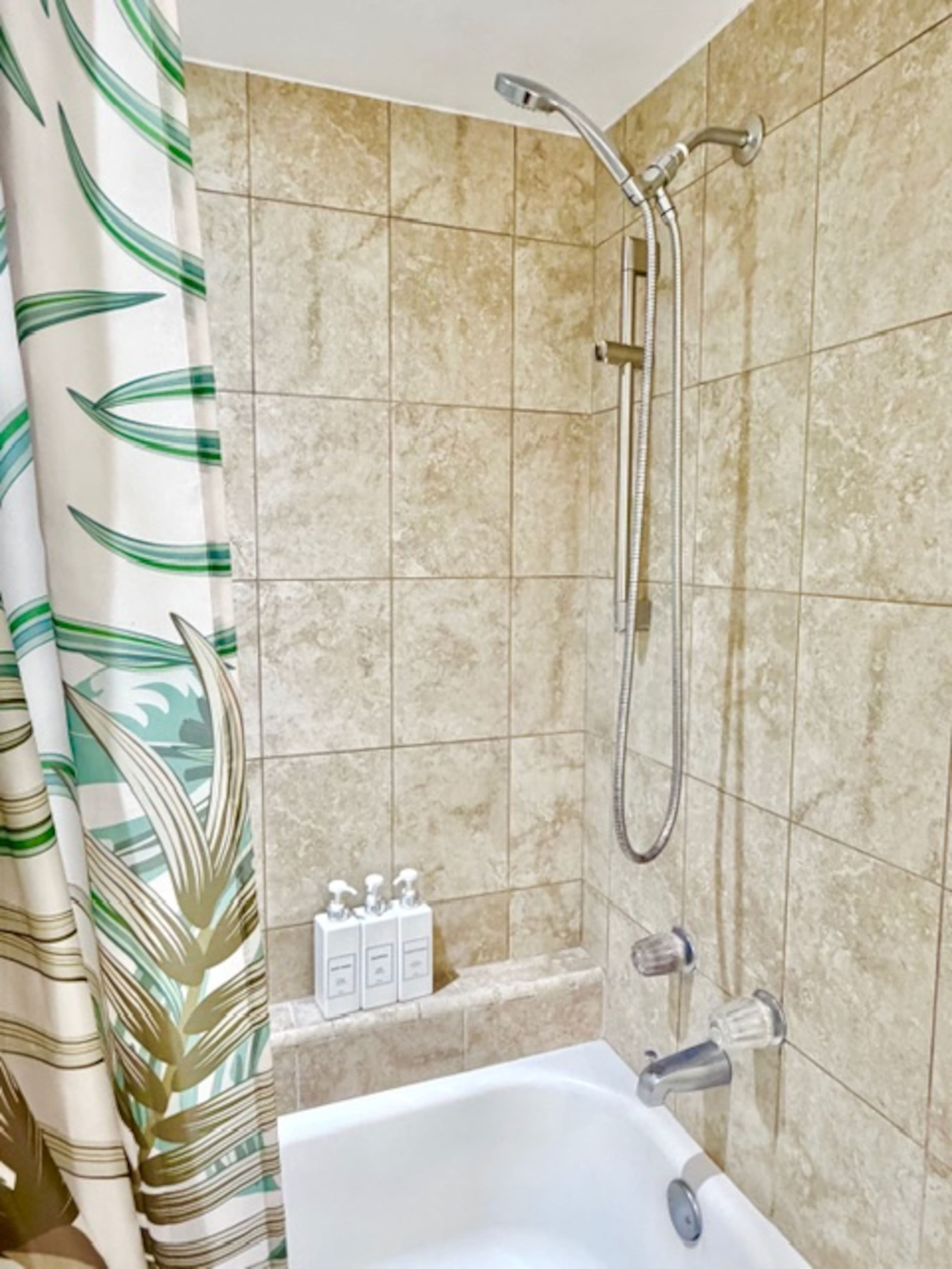 Condo in Honolulu · ★5.0 · Studio · 2 beds · 1 bath - Image 22