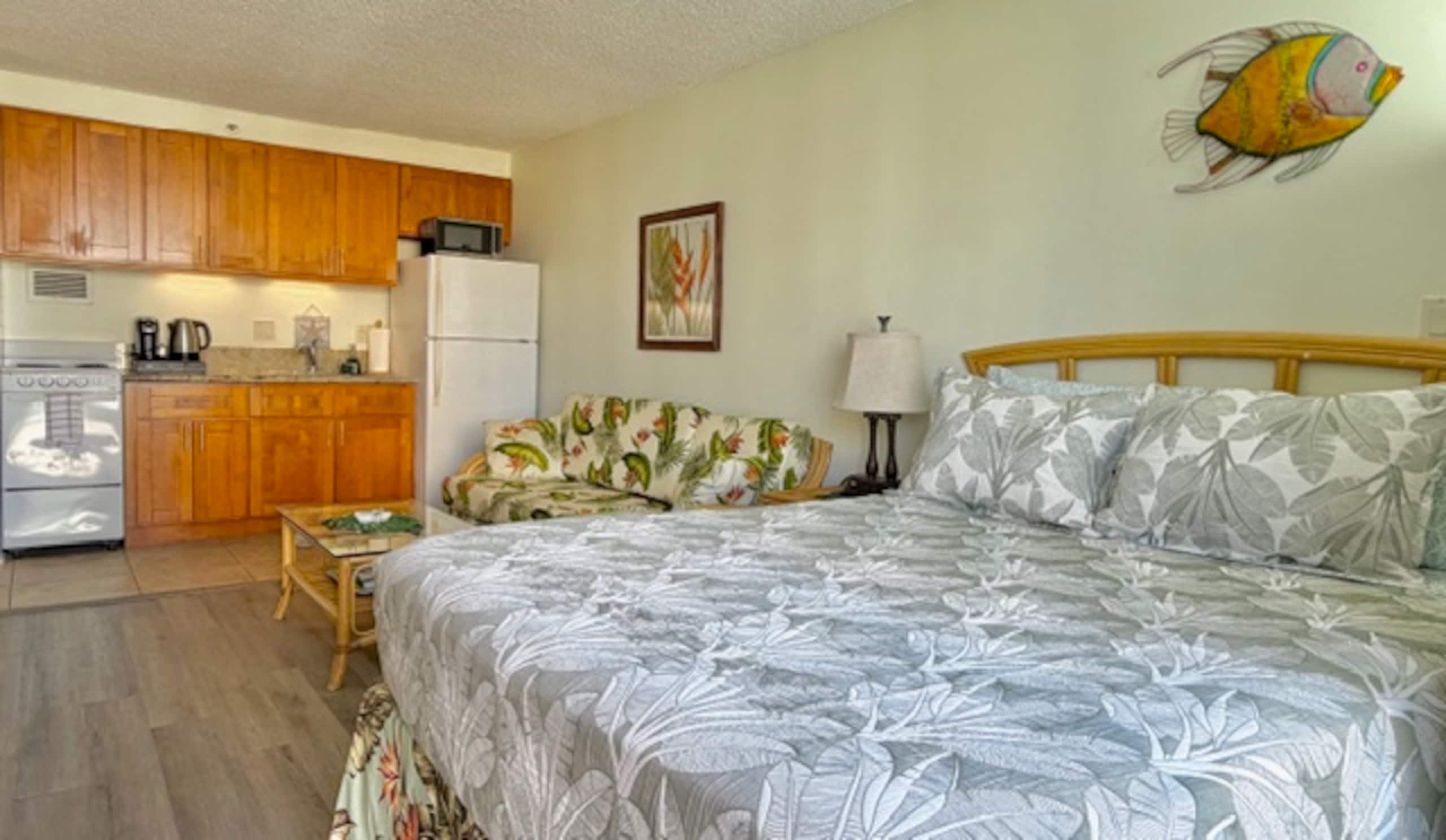 Condo in Honolulu · ★5.0 · Studio · 2 beds · 1 bath - Image 45