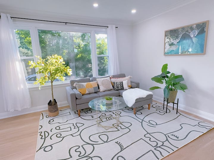 Cozy House ·Private Kitchen · 5 Beds For 10 Guests - Markham, Canada