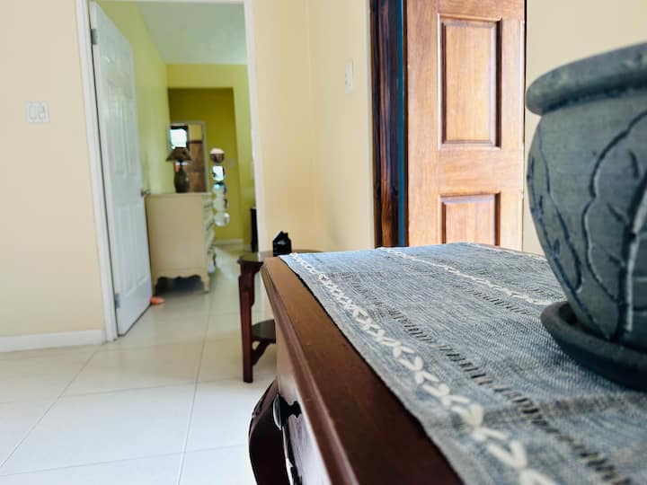 3 Bed/3 Bath - Kingston, Jamaica