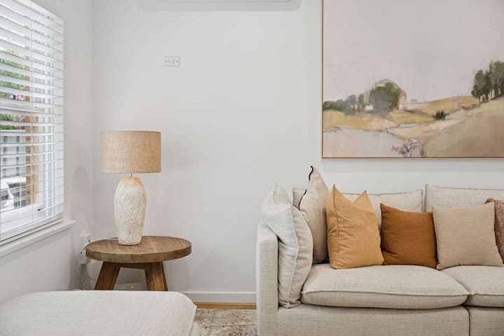 Sydney Super Stylish Cosy Comfy Cute - Stirling