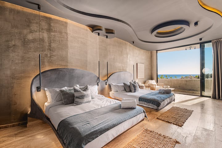 2 спални соби со брачен кревет (широк 150 – 179 см) и сопствена бања 