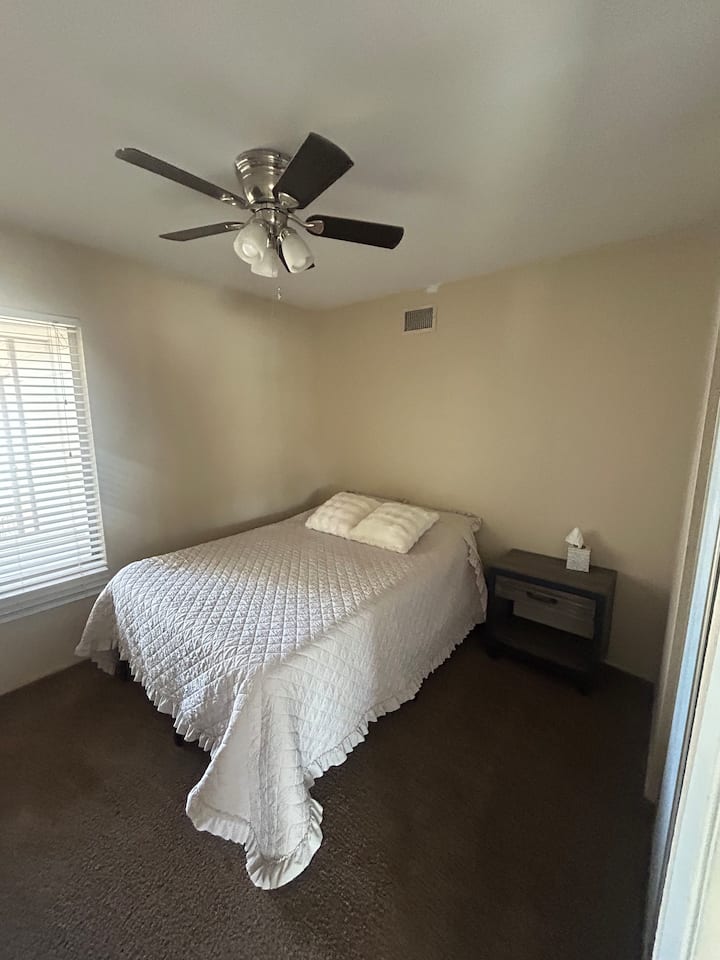 Valencia Room #1 - Santa Clarita, CA