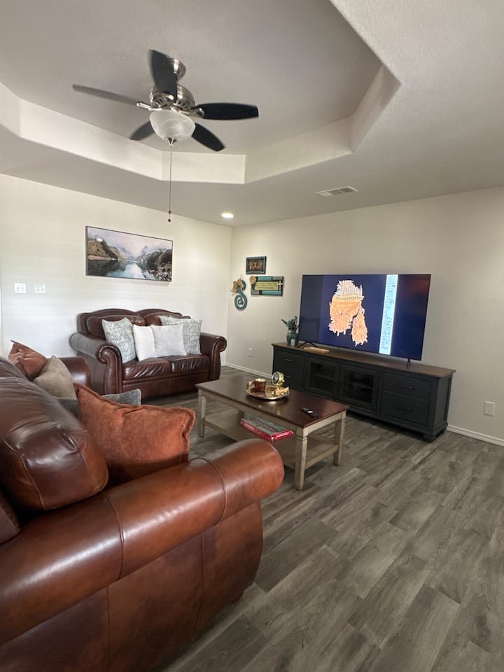 The Modern Retreat - Roswell, NM