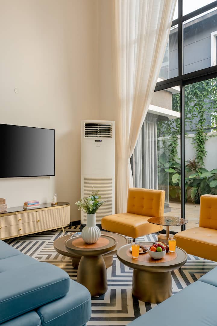 Living room image 10