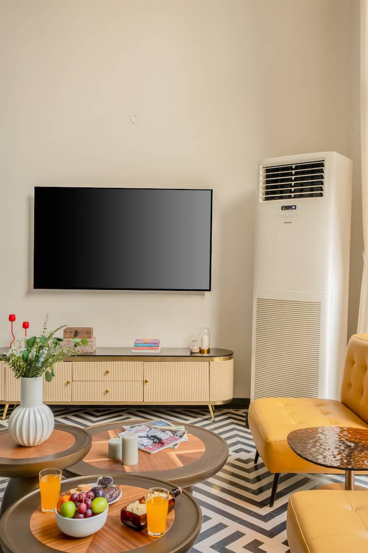 Living room image 11