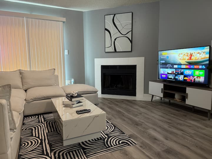 Condo In The Heart Of C. Springs - Cheyenne Mountain State Park, Colorado Springs