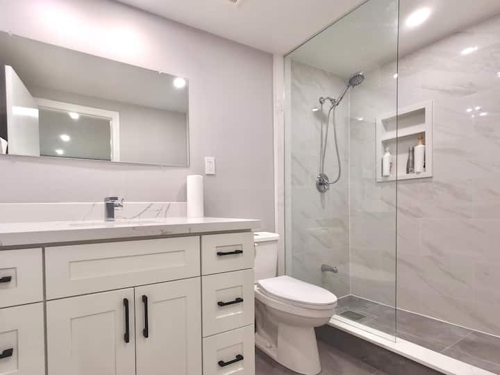 Brand New Private Room | Ensuite & Work Desk - Markham