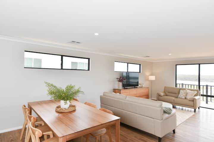 Osprey House - New Build - Overlooking The River. - Bremer Bay
