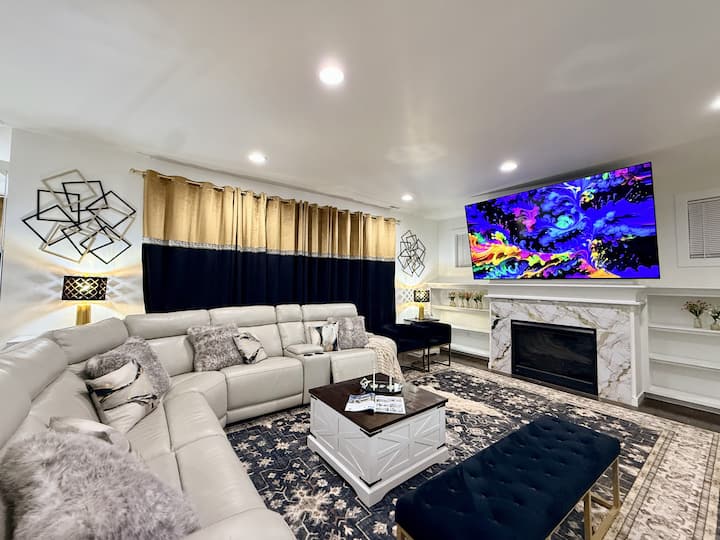 10. Fw8: Theme Villa: 98" Tv In Living, Patio W Tv - Lake Tapps, WA