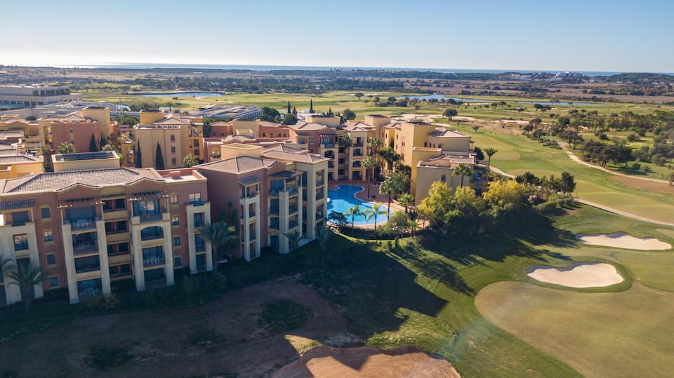A resort flat on the edge of a Vilamoura course, Quarteira, Algarve, Portugal, photo 7 of 10