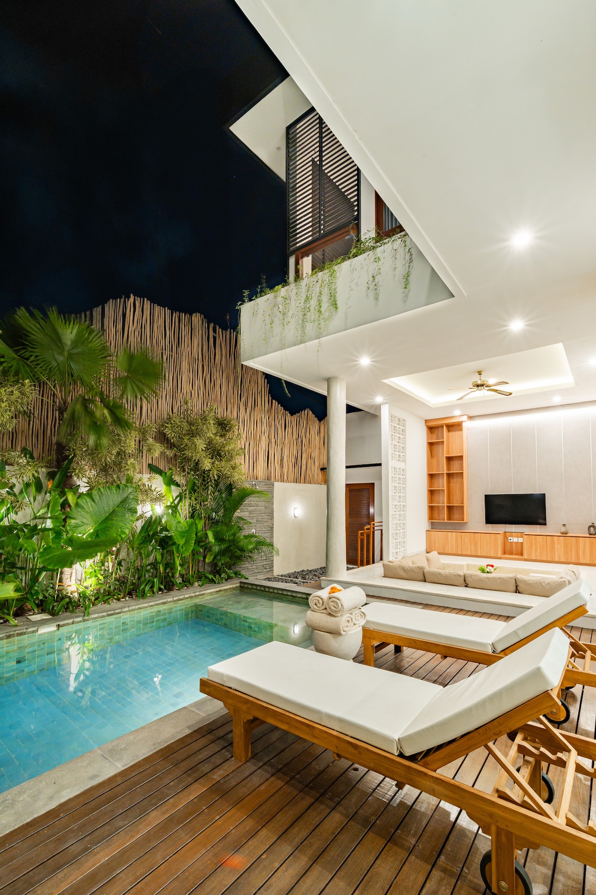 Villa in Mengwi · 2 bedrooms · 2 beds · 2.5 private baths, comparable Airbnb
