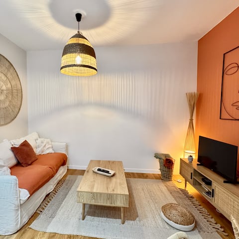 Top performing Airbnb: Time for a Break - Secure Parking in Oullins