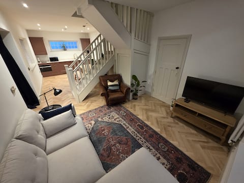 Popular Airbnb listing: 2 bedroom oasis between Didsbury & Chorlton in Chorlton