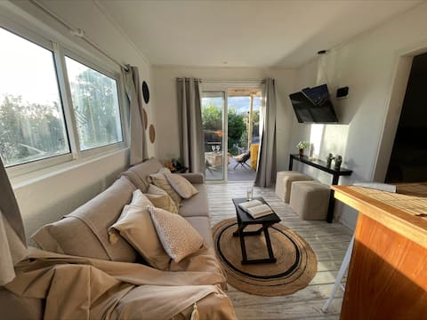Popular Airbnb listing: TiJuana Guest House (Pet-Friendly) in Piriápolis