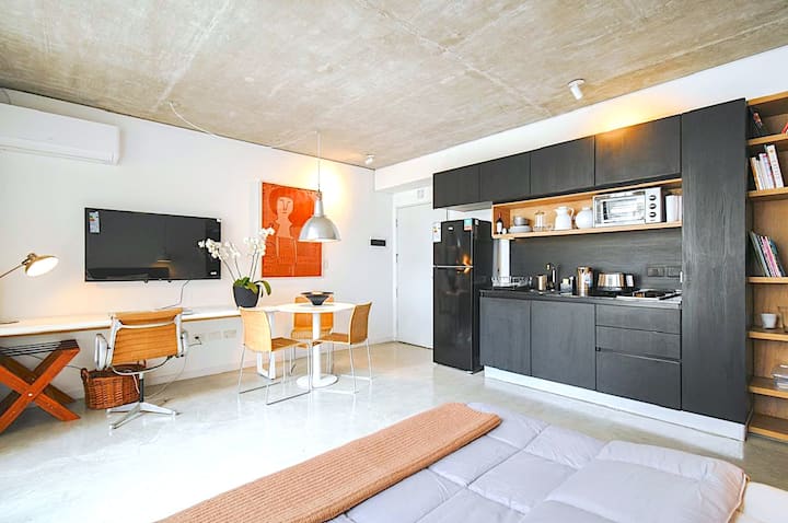 Квартира-студия с мебелью в Núñez с бассейном