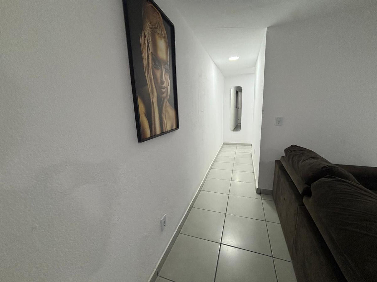 Imóvel de sucesso: Your Home Away from Home: Suite, Design and Location em Curicica