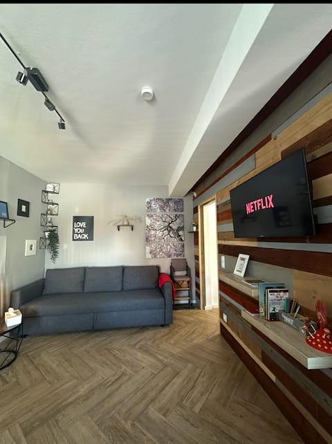 Sweet Home-Free Parking,Free Netflix