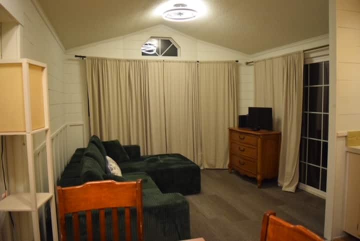 Tiny Cabin - Lake Martin, AL