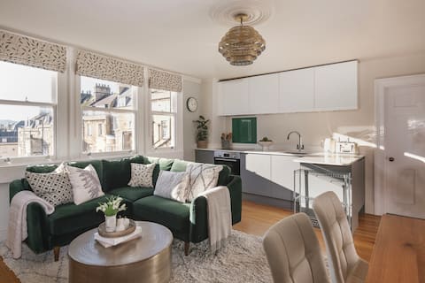 Successful Airbnb property: Chic Georgian Escape near Royal Crescent in Charlcombe