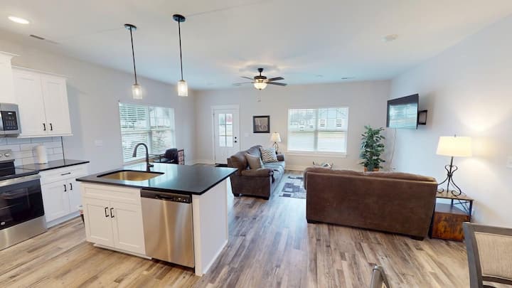Family-friendly 3br Stay  Near Mtsu & Amenities - Murfreesboro, TN