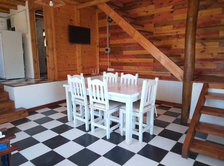 Cabaña Rústica Con Vistas Verdes Y Pileta Hermosa - Villa Carlos Paz
