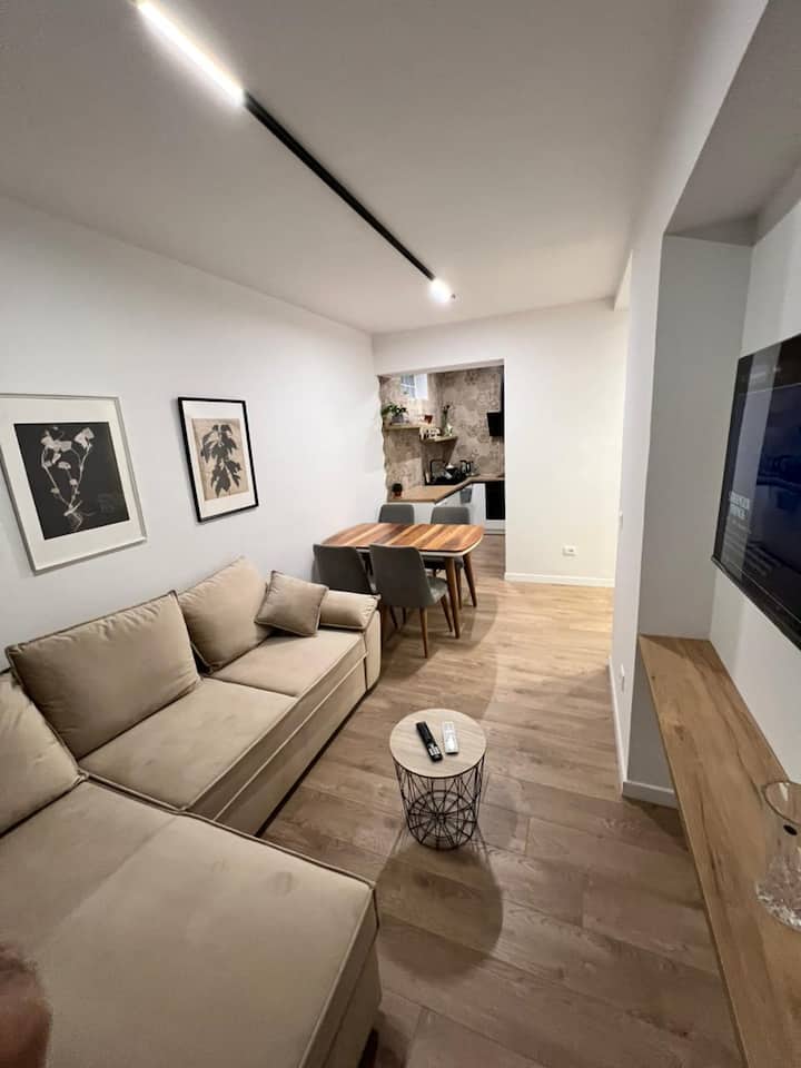 The Doctor's Villa-apt 2 Near New Bazaar & Center - Tirana
