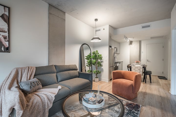 Refined 1br | Indoor Parking | Walk To Old Port - Brossard