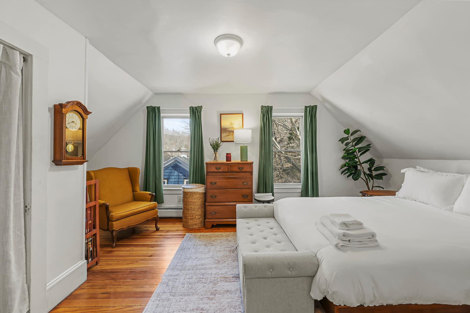 Beaver Street Loft • Sunlit Berkshires Getaway