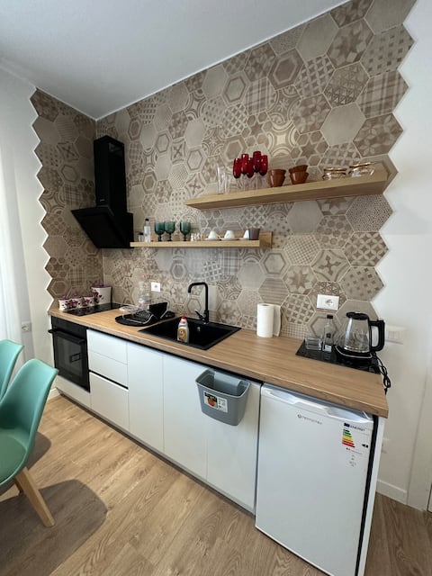 Popular Airbnb listing: The Doctor's Villa -Apt 4 near New Bazaar & Center in Njësia Bashkiake Nr. 8