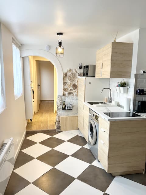 Successful Airbnb property: Cozy stay between Paris & Disney-Easy train access in Noisy Le Grand