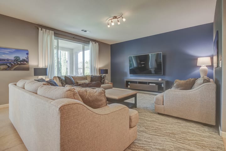 Modern Home In Elk Grove By Sweet Staycations - Elk Grove, CA