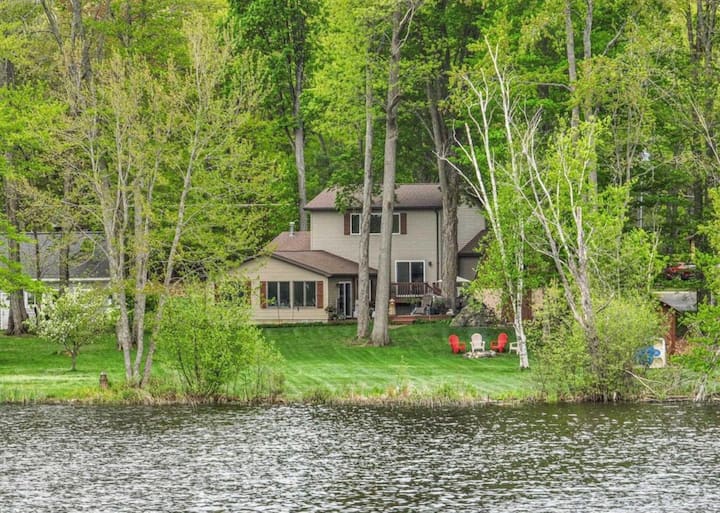 Serene Lakeside Retreat - Interlochen, MI