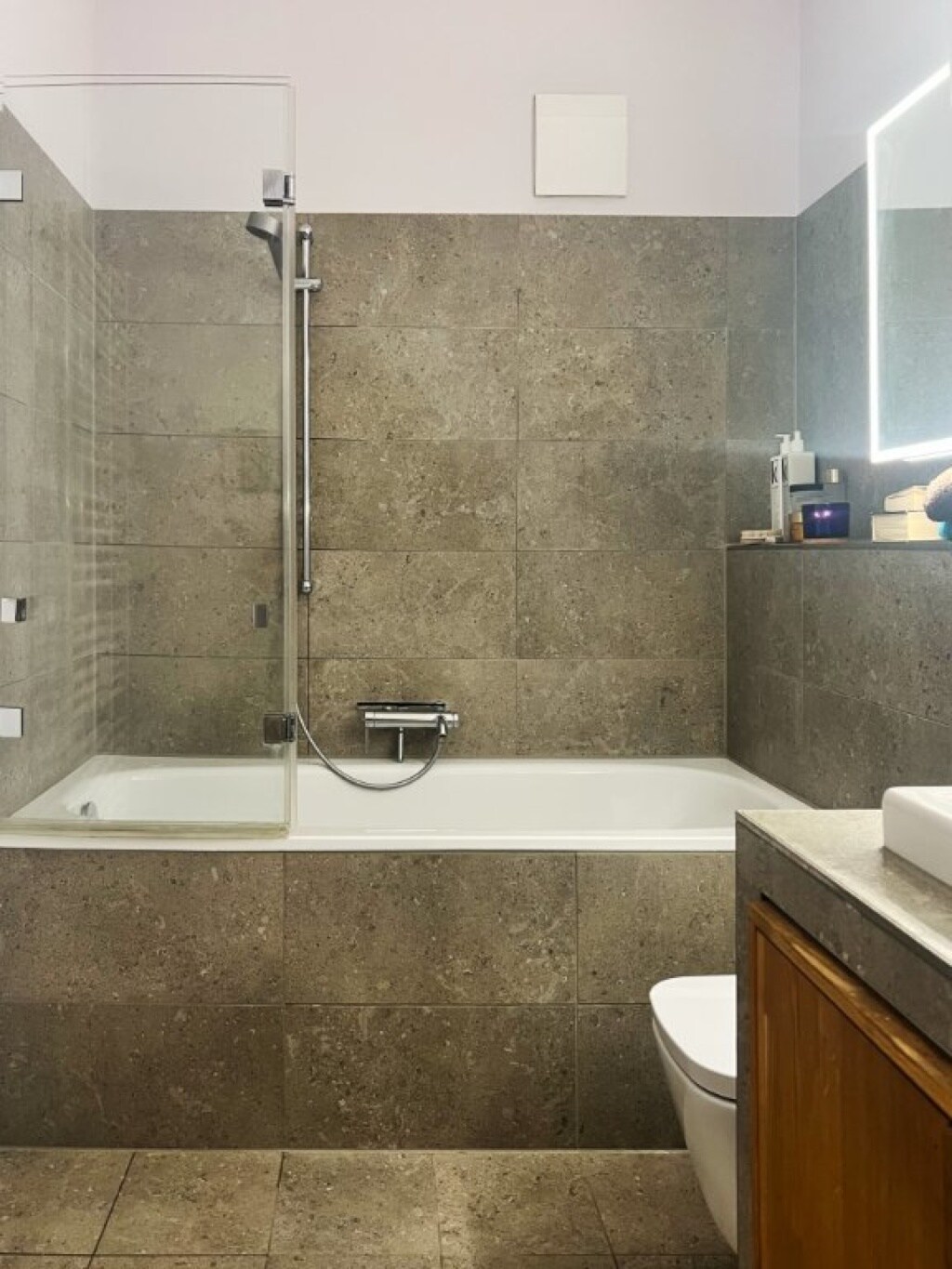 Affordable 4-room apartment of 100 sq.m. m near the canal and park