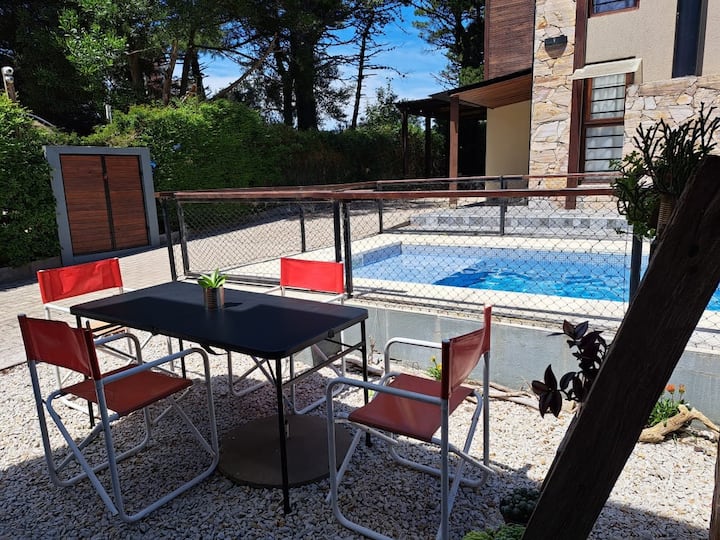 Hermoso Y Luminoso Dúplex Con Piscina Para 6 Pers. - Villa Gesell