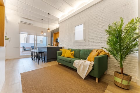 Airbnb con mejor rendimiento: Penthouse w/Terrace & Sea Views · City Center · AC en Tarragona