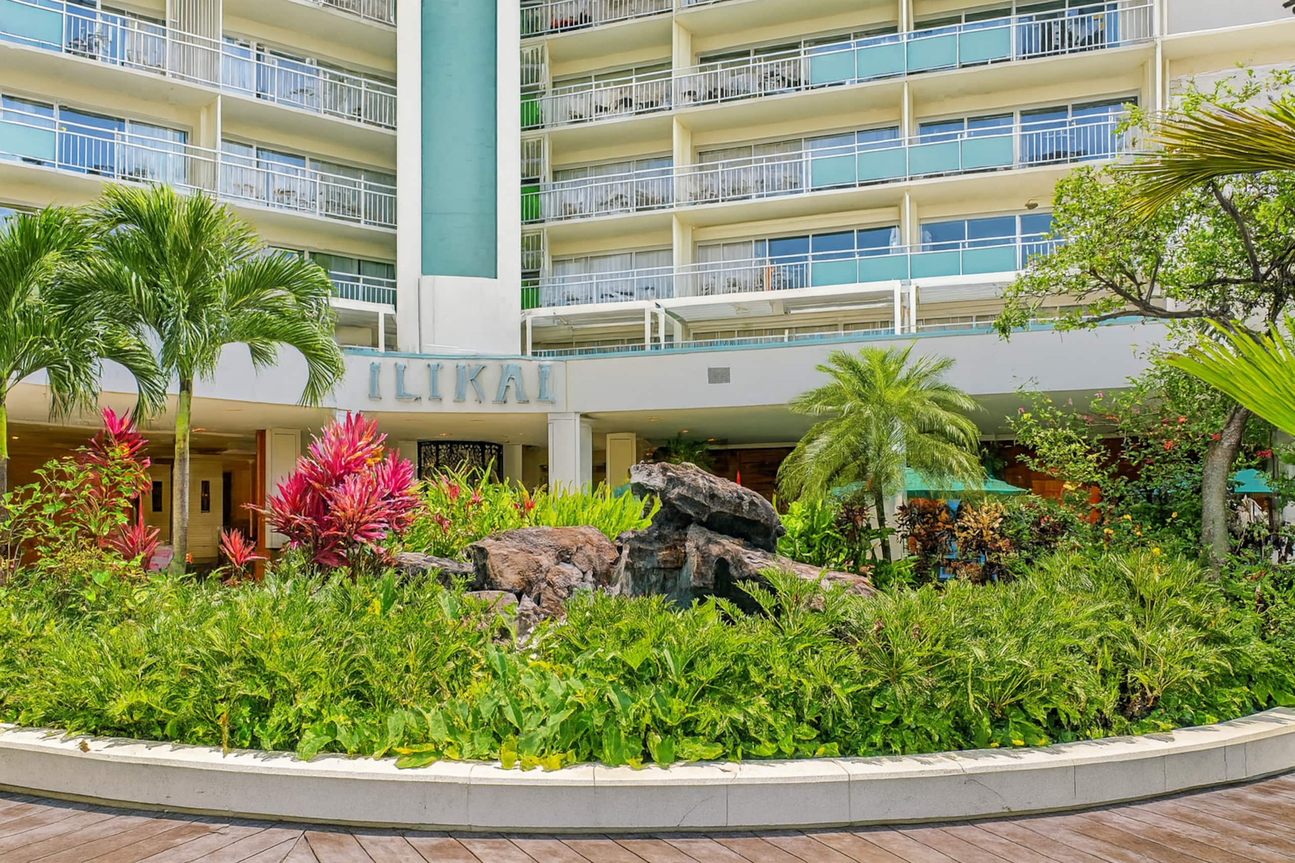 Condo in Honolulu · ★4.95 · 1 bedroom · 2 beds · 1 bath - Image 14