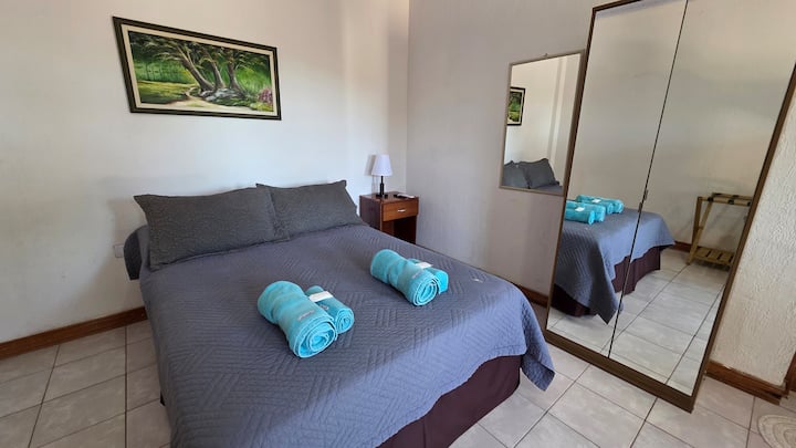 Habitación Céntrica Con Pileta Y Generador - Puerto Iguazú