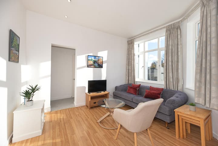 A Beautiful 2-bed Home Away From Home In Putney - Kingston-upon-Thames