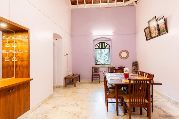 Dining area image 3