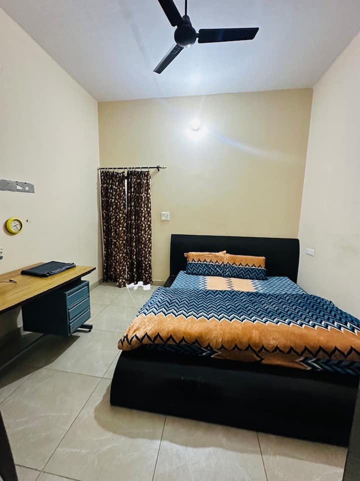 საძინებელი 1