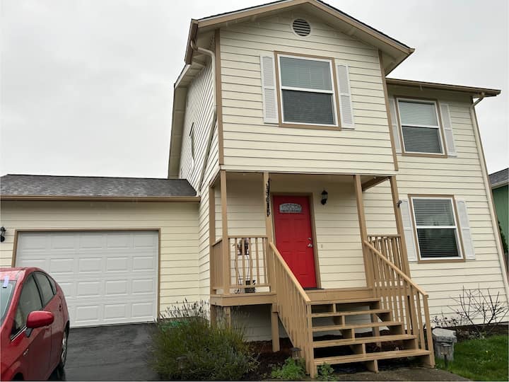 Well Presented Furnished Single Or Family Home - Poulsbo, WA