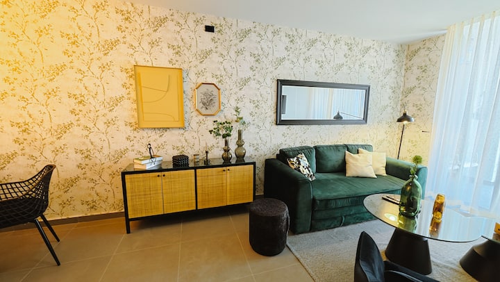 Stay In San Benito Walkable, Comfortable, And Safe - San Salvador