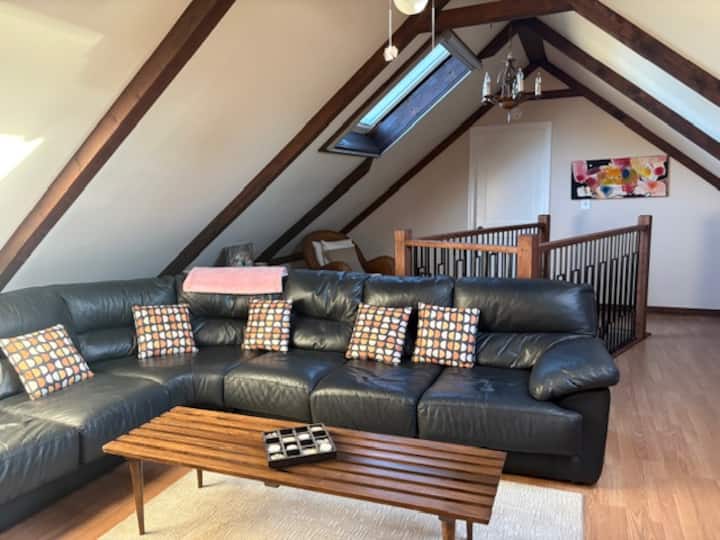 Centrally Located, Cool, Secluded Room For 2 - Salem, MA