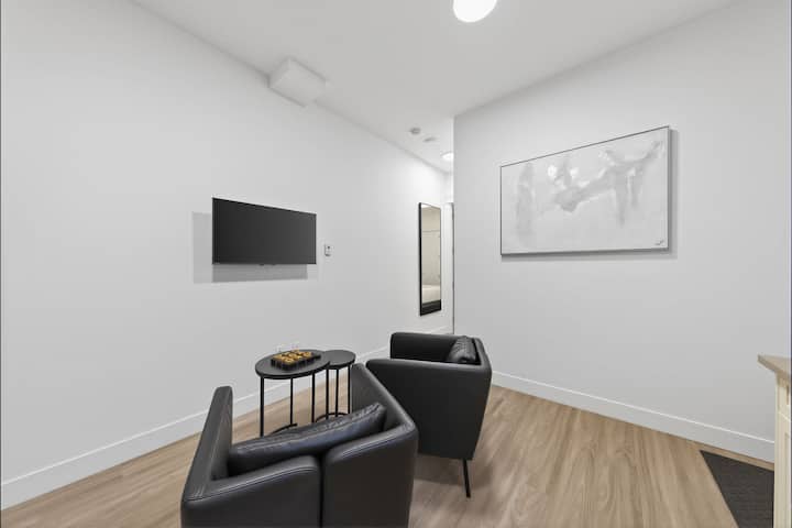 Surrey Modern Private 1 Bedroom Suite With Kitchen - Surrey, BC