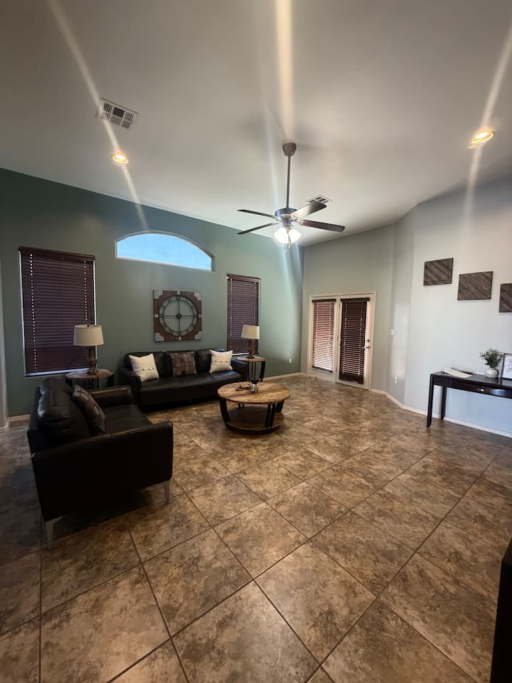 Luxury Golf Retreat W/hot Tub And Miniature Golf - Las Cruces, NM