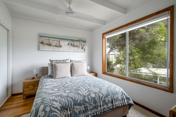 Walk To Beach | Pet Friendly | Sleep 5 - Leopold