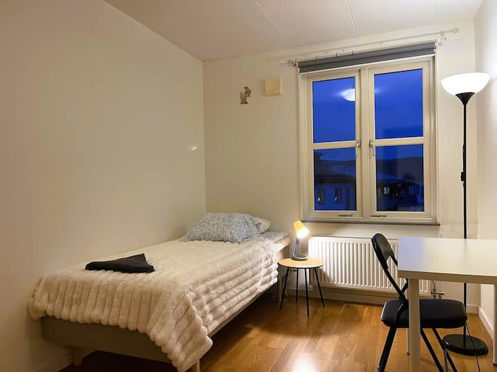 For Workers 9 Beds 6br 2 Bath Near Volvo - Mölndal