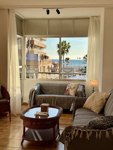Propiedad de Airbnb exitosa: Apartment with Ocean Views – Santa Pola en Santa Pola